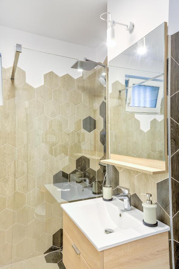 5 Min To Everything-Stylish-Modern-Old City Center Braşov Esterno foto